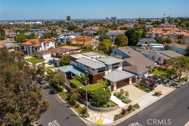 1219 17th Street, Manhattan Beach, California 90266, 5 Bedrooms Bedrooms, ,4 BathroomsBathrooms,Residential,Sold,17th Street,SB22078637