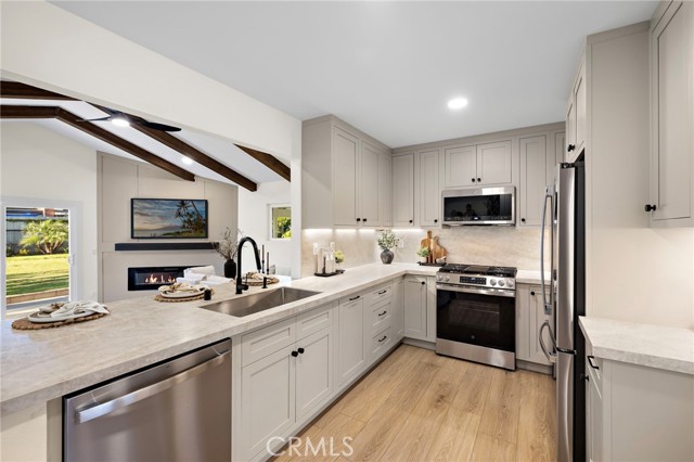 12941 Keith Place, Tustin CA: https://media.crmls.org/medias/429db791-d8af-4d17-a56a-351395875a3a.jpg