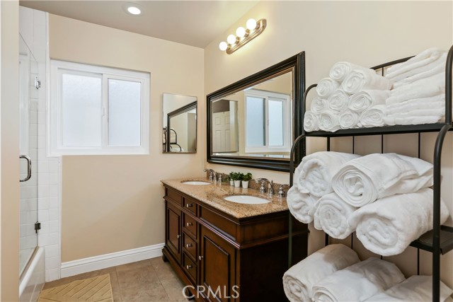 617 Iris Avenue, Corona del Mar CA: https://media.crmls.org/medias/429dc6dc-12f5-4f2c-b5dd-13077bc7f671.jpg
