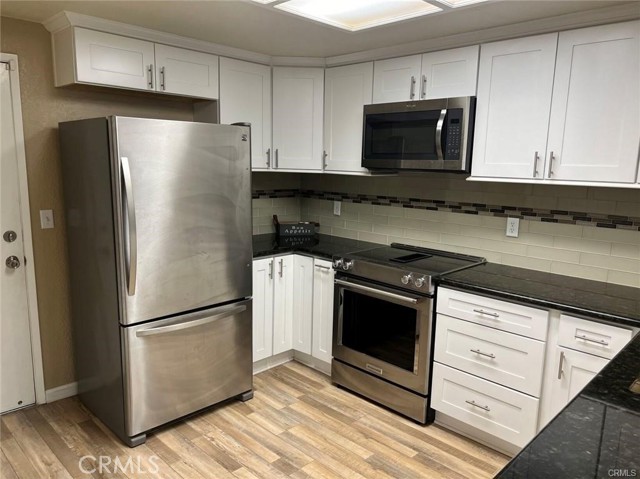 Detail Gallery Image 7 of 17 For 3350 M St #28,  Merced,  CA 95348 - 3 Beds | 2/1 Baths