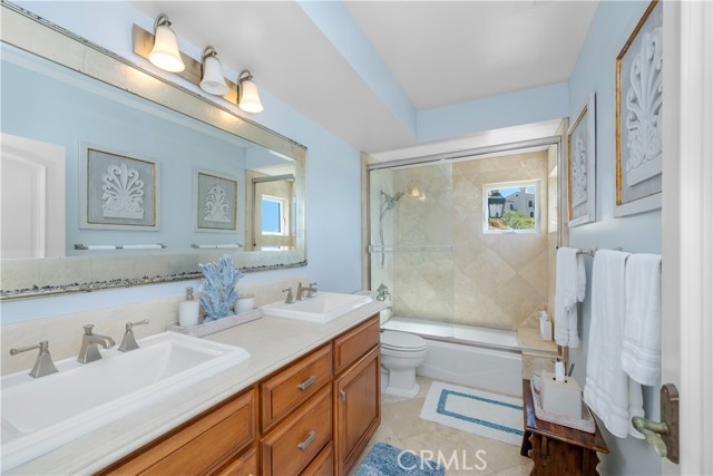 Detail Gallery Image 22 of 43 For 32061 Coast Hwy, Laguna Beach,  CA 92651 - 4 Beds | 4/2 Baths