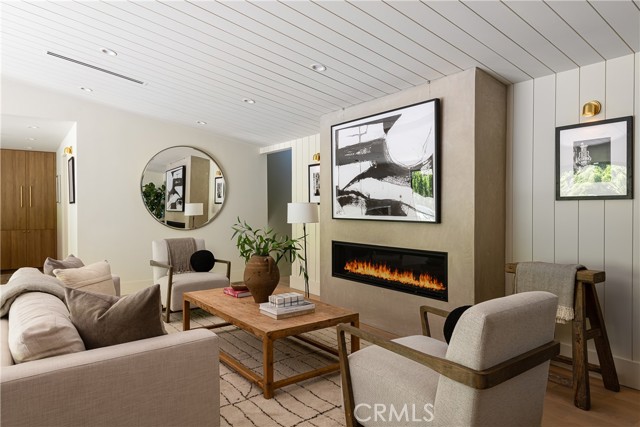 Detail Gallery Image 4 of 40 For 14404 Glorietta Dr, Sherman Oaks,  CA 91423 - 3 Beds | 3/1 Baths