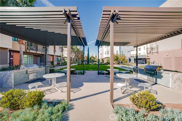221 Steely, Irvine CA: https://media.crmls.org/medias/429fa29f-bdae-4feb-93a5-bbf89d3c4b3e.jpg