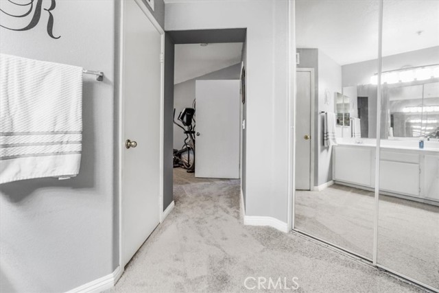 5794 Bay Hill Lane, Fontana CA: https://media.crmls.org/medias/429fae31-74c9-4a7e-94f0-da4ea173d25c.jpg