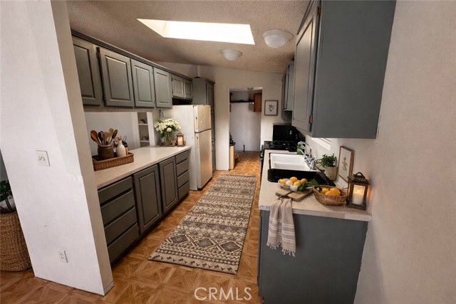 Detail Gallery Image 6 of 14 For 220 N El Camino Real #13,  Oceanside,  CA 92054 - 3 Beds | 2 Baths