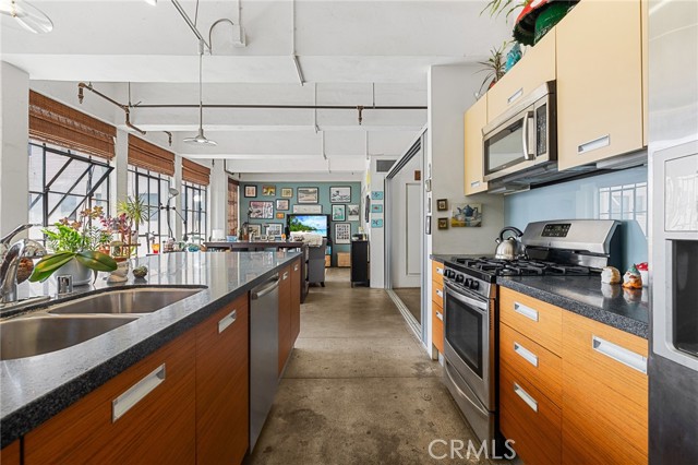 Detail Gallery Image 9 of 37 For 746 S Los Angeles St #906,  Los Angeles,  CA 90014 - 1 Beds | 1 Baths