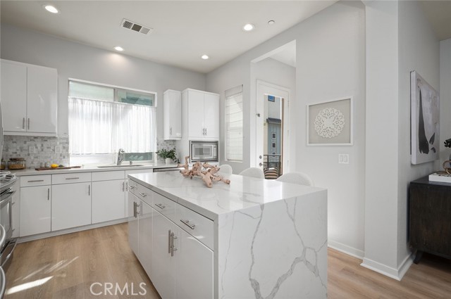 Detail Gallery Image 21 of 56 For 1807 Coastal Way, Costa Mesa,  CA 92627 - 2 Beds | 2/2 Baths