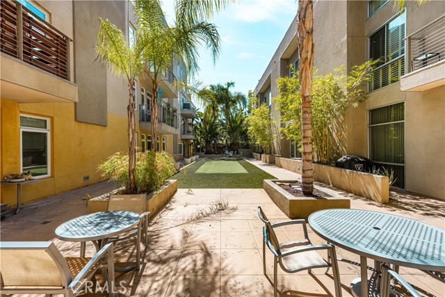 Detail Gallery Image 22 of 32 For 250 N First St #322,  Burbank,  CA 91502 - 2 Beds | 2 Baths