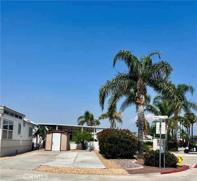 Detail Gallery Image 2 of 29 For 1295 S Cawston Ave, Hemet,  CA 92545 - – Beds | – Baths