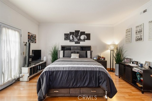 Detail Gallery Image 13 of 42 For 17182 Hillside Cir, Huntington Beach,  CA 92649 - 5 Beds | 4/1 Baths