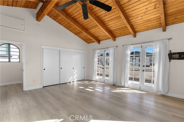 207 16th Street, Hermosa Beach CA: https://media.crmls.org/medias/42a1e6b6-3c44-4912-8769-56f49ece1685.jpg