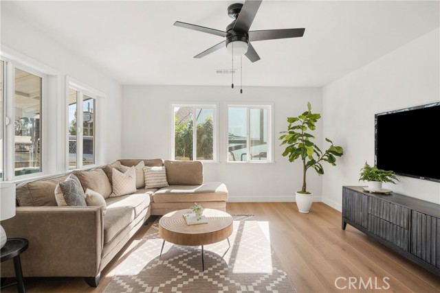 11268 Roswell Avenue, Pomona CA: https://media.crmls.org/medias/42a20557-f557-4322-9bf0-a4de180eddfd.jpg