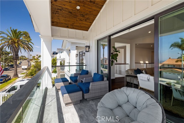 550 Helberta Avenue, Redondo Beach, California 90277, 5 Bedrooms Bedrooms, ,3 BathroomsBathrooms,Residential,Sold,Helberta,SB21204332