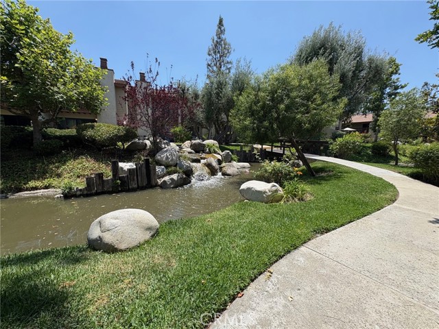 21551 Burbank Boulevard, Woodland Hills CA: https://media.crmls.org/medias/42a2cc8d-b7b7-4f64-b964-0e3ea2104c5a.jpg