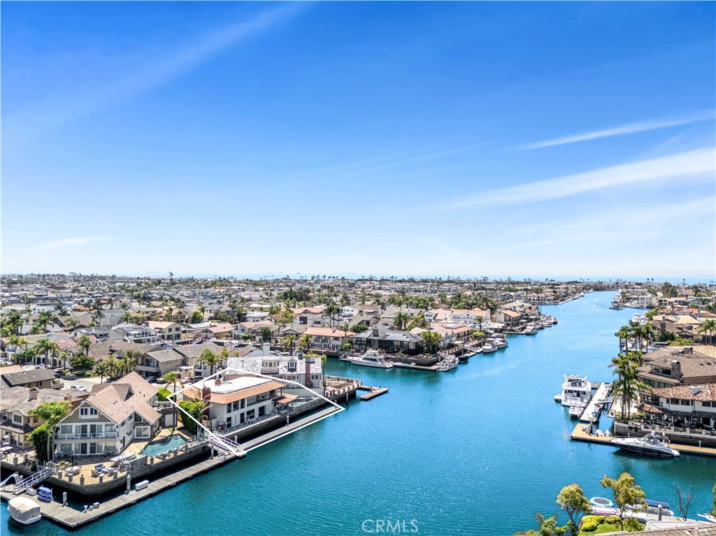 https://media.crmls.org/medias/42a51e4c-8930-4ede-a3dc-3fa37b3bb910.jpg?preset=X-Large