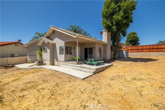23570 Brook Drive, Canyon Lake CA: https://media.crmls.org/medias/42a52266-8107-4d95-b835-88776df18029.jpg