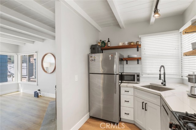 Detail Gallery Image 14 of 56 For 27 66th Pl, Long Beach,  CA 90803 - – Beds | – Baths