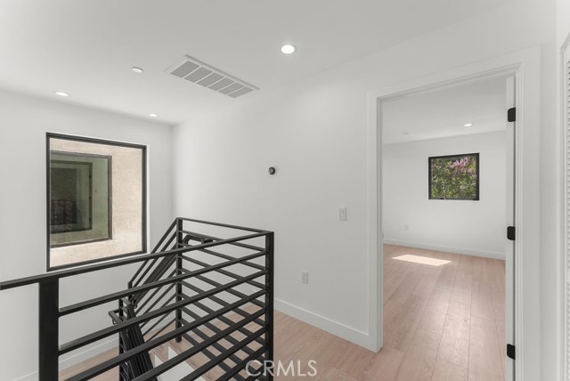 2155 Glenada Avenue, Montrose CA: https://media.crmls.org/medias/42a583f9-c962-4fa4-9a5a-9cc2c8ec3025.jpg