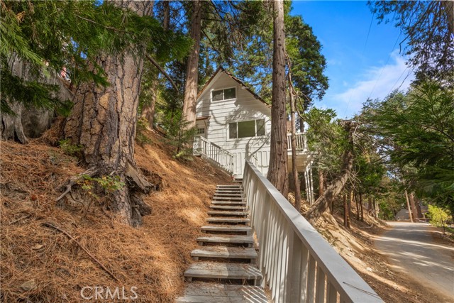 Detail Gallery Image 32 of 33 For 354 Hillside Rd, Lake Arrowhead,  CA 92352 - 2 Beds | 1 Baths