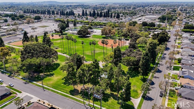 6202 Arbor Road, Lakewood CA: https://media.crmls.org/medias/42a63a61-62e3-4c8d-b0c8-829ca9397d1c.jpg