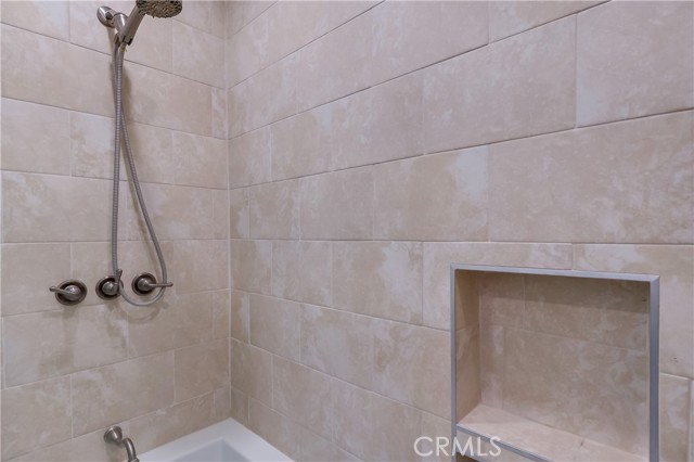 Detail Gallery Image 26 of 30 For 12640 Albers St, Valley Village,  CA 91607 - 6 Beds | 4 Baths