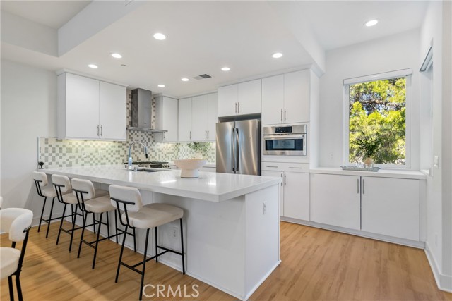 Detail Gallery Image 10 of 34 For 3306 Aria Ln, Los Angeles,  CA 90034 - 3 Beds | 3/1 Baths