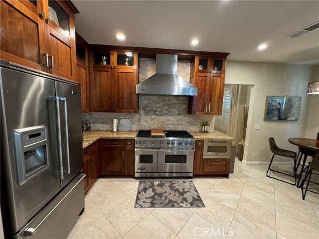 6 Lakeridge, Rancho Santa Margarita CA: https://media.crmls.org/medias/42a88f0f-2b0e-4ba8-b523-b4bee85819a1.jpg