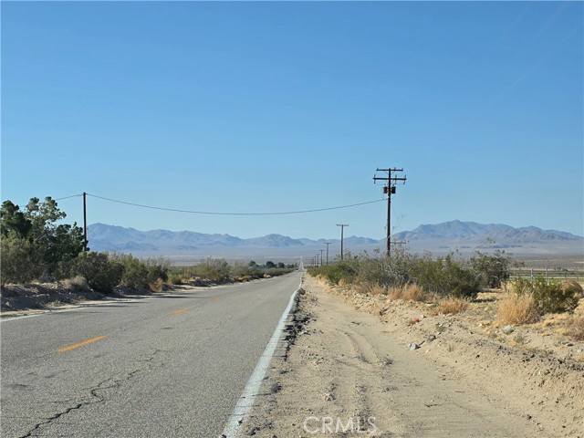 509 Camp Rock Road, Lucerne Valley CA: https://media.crmls.org/medias/42a8ab75-9d14-46c3-81f5-d9395fdba4f8.jpg