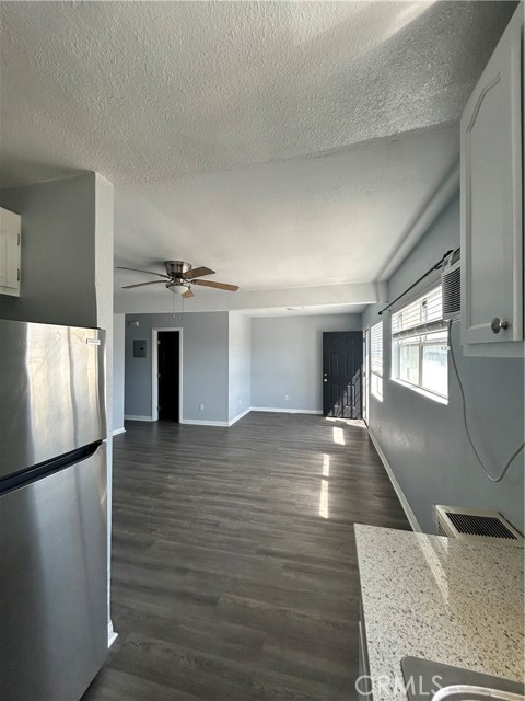 Detail Gallery Image 5 of 22 For 5165 Pickford St #1/4,  Los Angeles,  CA 90019 - 3 Beds | 2 Baths
