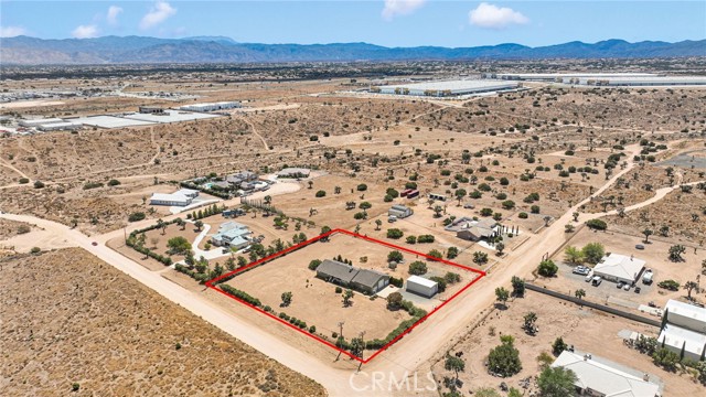 Detail Gallery Image 9 of 38 For 8875 Fremontia Rd, Oak Hills,  CA 92344 - 3 Beds | 2 Baths