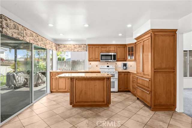 Image 9 of 56 For 6595 Jaluit Street