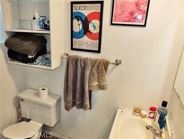 744 Gladys Avenue, Long Beach CA: https://media.crmls.org/medias/42aa625d-7225-499a-9391-0bfceb2460e3.jpg