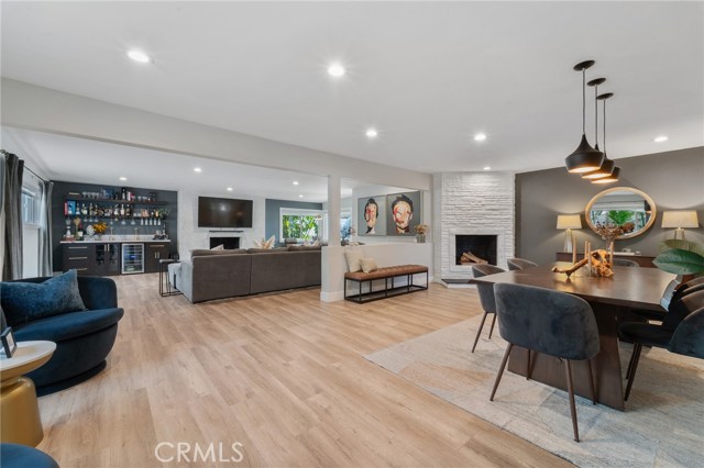 Detail Gallery Image 10 of 40 For 7316 Colbath, Van Nuys,  CA 91405 - 3 Beds | 3 Baths