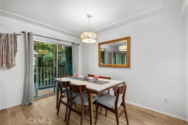 Detail Gallery Image 6 of 18 For 4859 Coldwater Canyon Ave #4,  Sherman Oaks,  CA 91423 - 2 Beds | 2 Baths