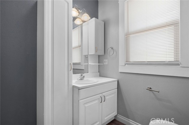 405 W Olive Avenue, Redlands CA: https://media.crmls.org/medias/42ab95c6-8054-49aa-af7f-8f32319afdc4.jpg