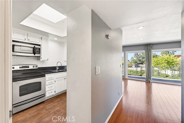 Detail Gallery Image 14 of 29 For 2115 Ohio, Signal Hill,  CA 90755 - 2 Beds | 2 Baths
