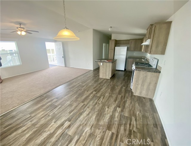 900 Coronado Street, Needles CA: https://media.crmls.org/medias/42af9d6f-f9b2-4937-a153-77047aae02a5.jpg