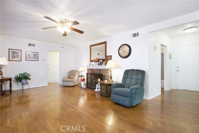 Detail Gallery Image 4 of 27 For 2611 Gregory Ln, La Habra,  CA 90631 - 3 Beds | 2 Baths