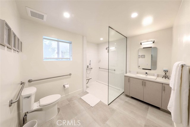 Detail Gallery Image 5 of 25 For 3918 E Coast Highway, Corona Del Mar,  CA 92625 - 3 Beds | 2/1 Baths