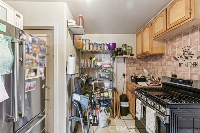 Detail Gallery Image 17 of 38 For 342 W 56th, Los Angeles,  CA 90037 - 8 Beds | 4 Baths