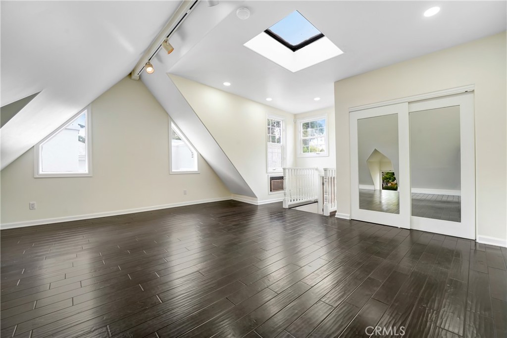 MLS #OC25224176 image #30