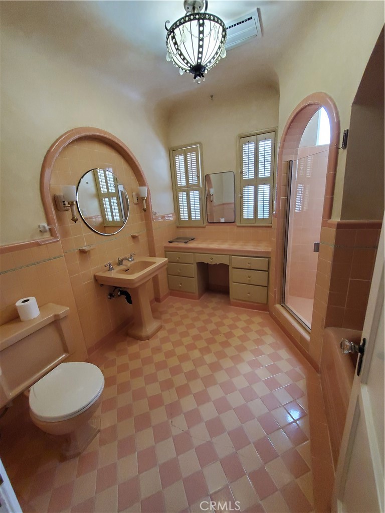 https://media.crmls.org/medias/42b13d8b-74f3-4268-a955-8860a1ffe42c.jpg?preset=X-Large
