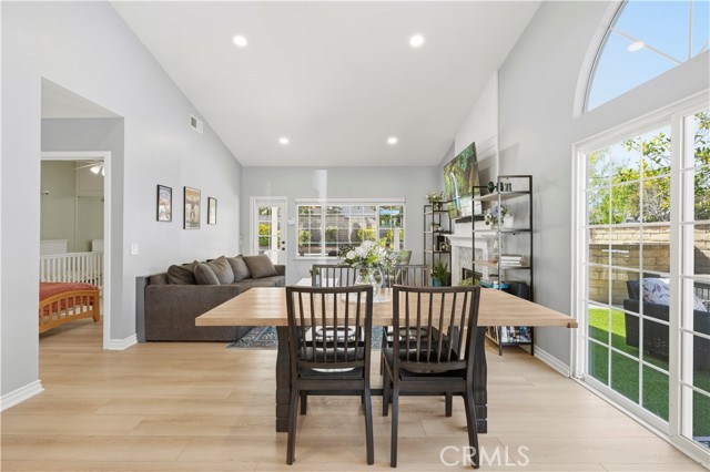 Detail Gallery Image 14 of 41 For 27209 Bidwell Lane, Valencia,  CA 91354 - 3 Beds | 2 Baths