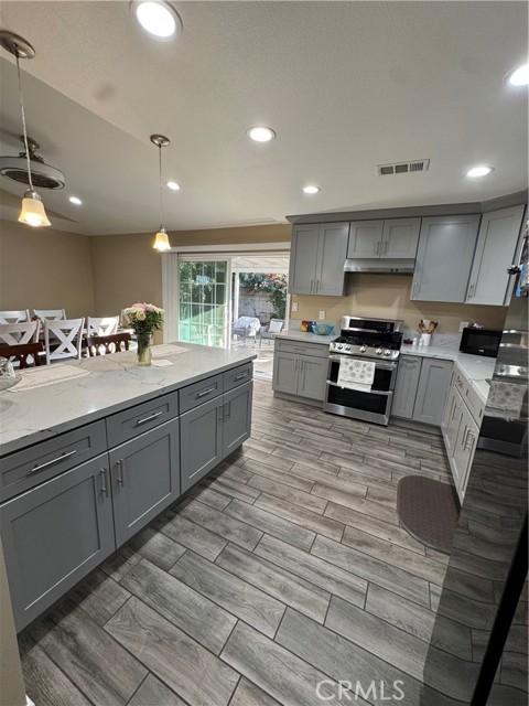 Detail Gallery Image 6 of 11 For 1044 E Dorset Ave, Pomona,  CA 91766 - 3 Beds | 2 Baths