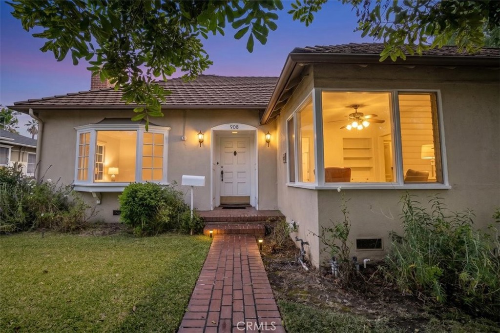 908 N Cordova