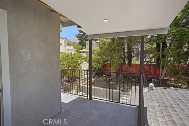 Detail Gallery Image 10 of 13 For 10324 Silverton Ave, Tujunga,  CA 91042 - 2 Beds | 1 Baths