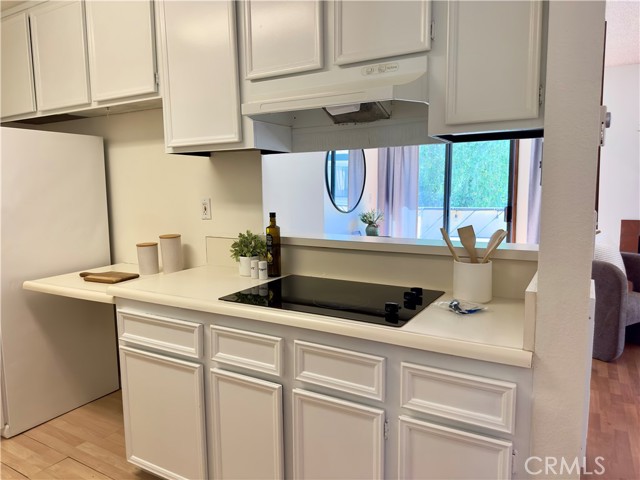 570 Peach Street, San Luis Obispo CA: https://media.crmls.org/medias/42b2964b-eaa9-44f8-a0f4-d9e7ad0e3c64.jpg