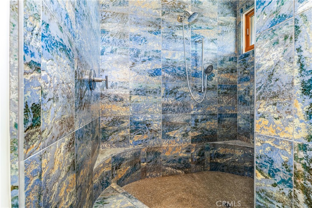 https://media.crmls.org/medias/42b33154-8491-48db-9c93-2ec4e065ebe4.jpg?preset=X-Large