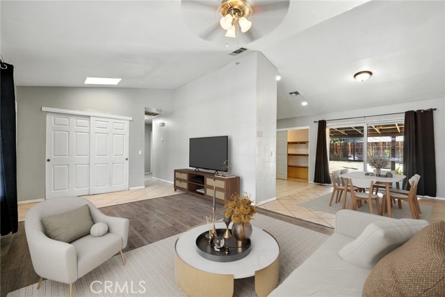 Detail Gallery Image 5 of 26 For 13036 Petaluma Rd, Victorville,  CA 92392 - 3 Beds | 2 Baths