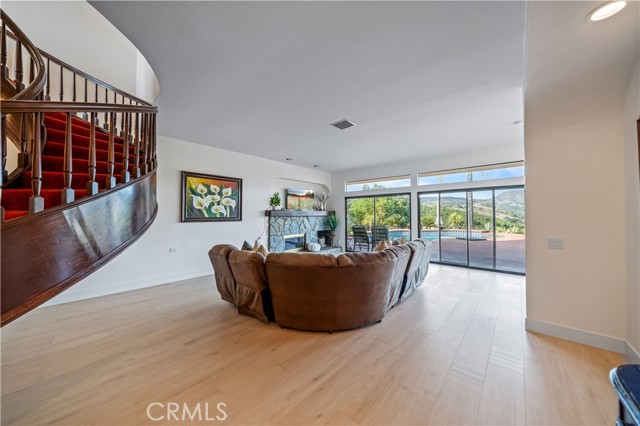 23192 De Anza Road, Temecula CA: https://media.crmls.org/medias/42b4b257-2bd9-45b3-a1a8-6b1764db2242.jpg